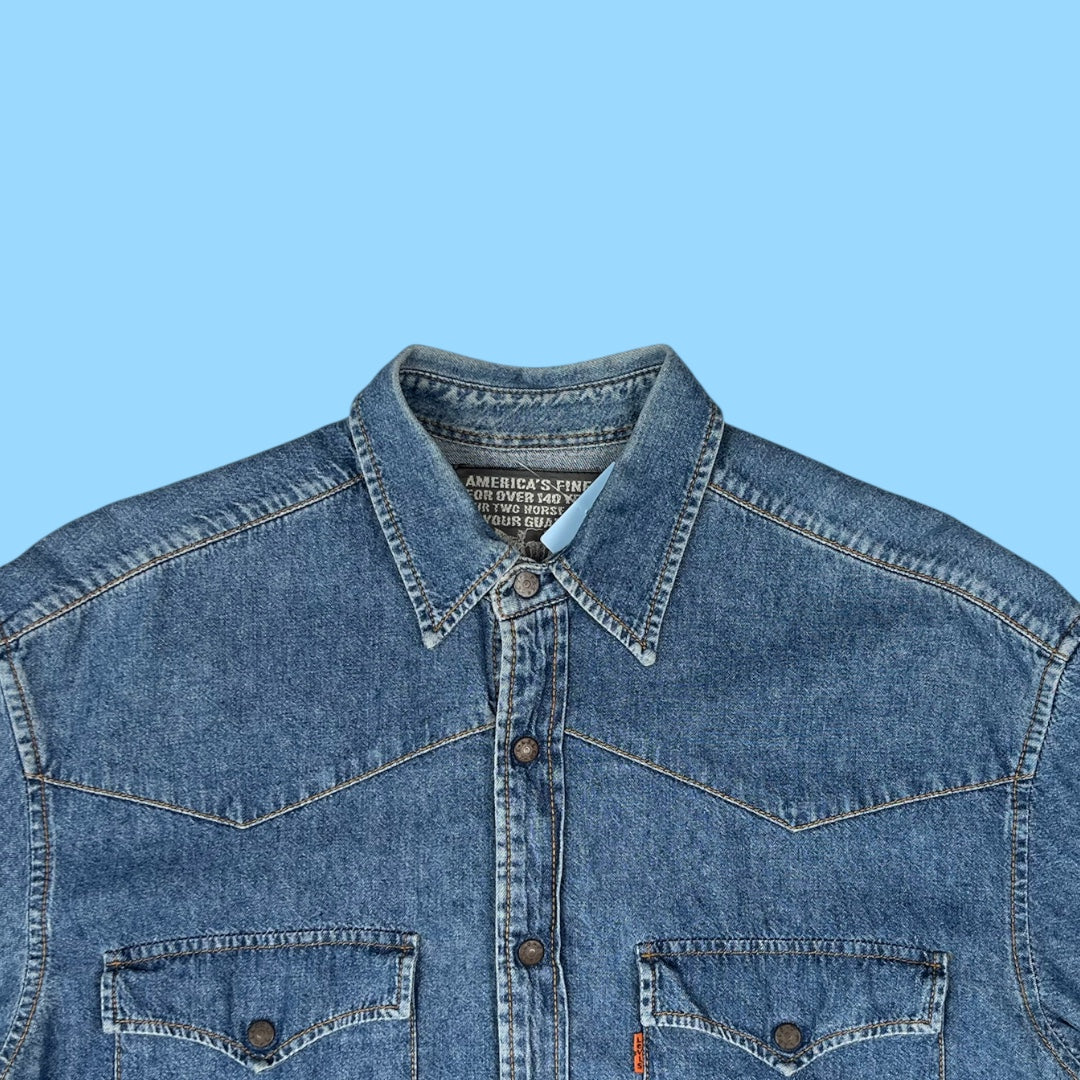 Vintage Levi's denim shirt - M