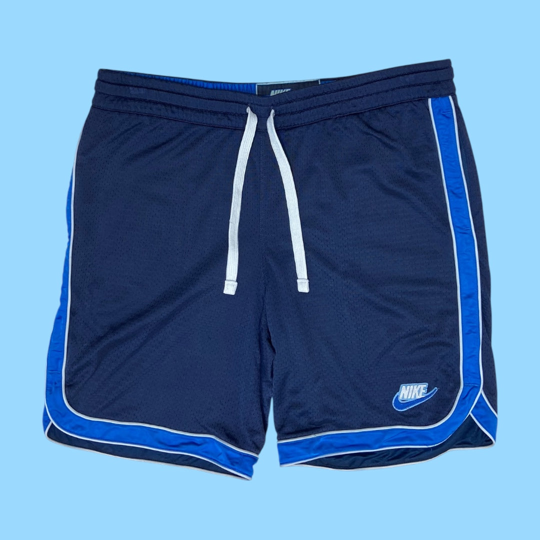 Vintage Nike shorts - L