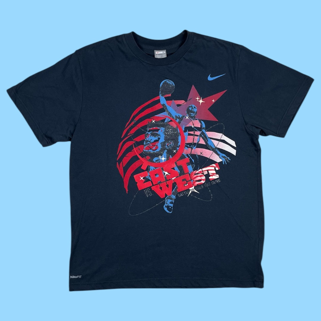 Vintage Nike east vs west basketball t-shirt - M