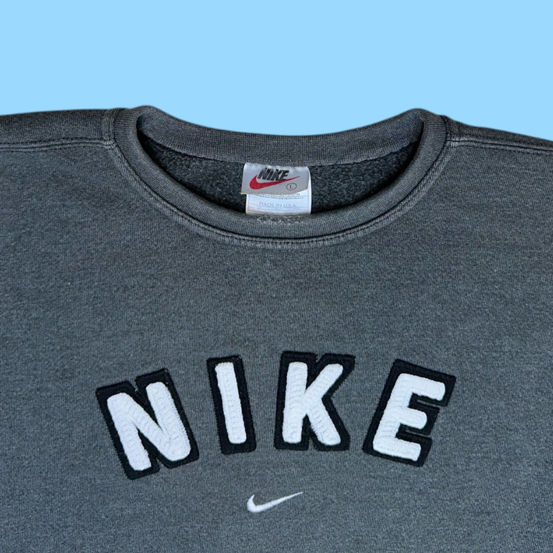 Vintage Nike sweater - L