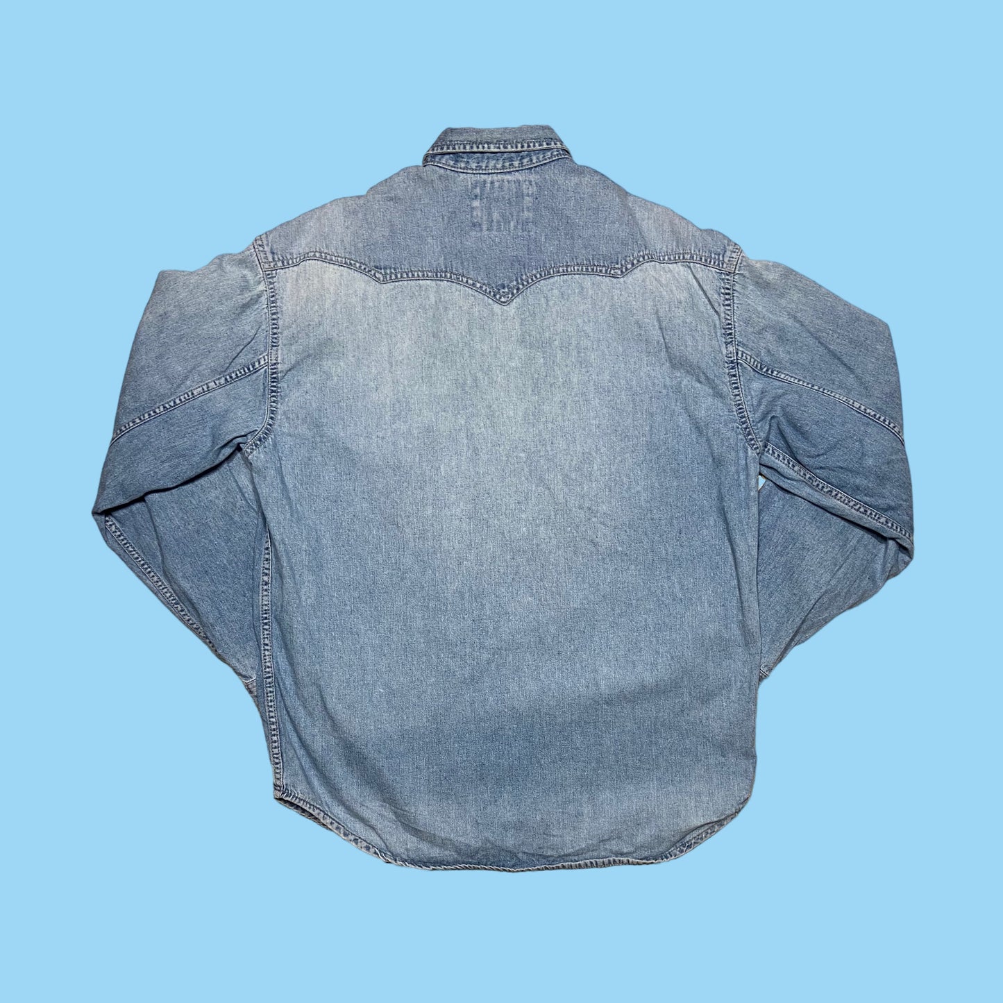 Vintage Levi’s denim shirt - M