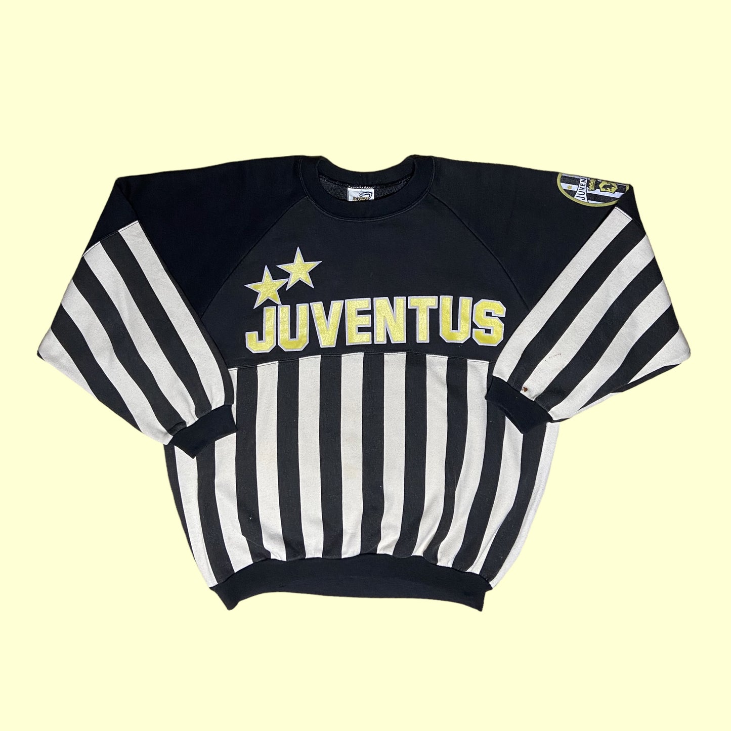 Vintage 90s Juventus sweater - L