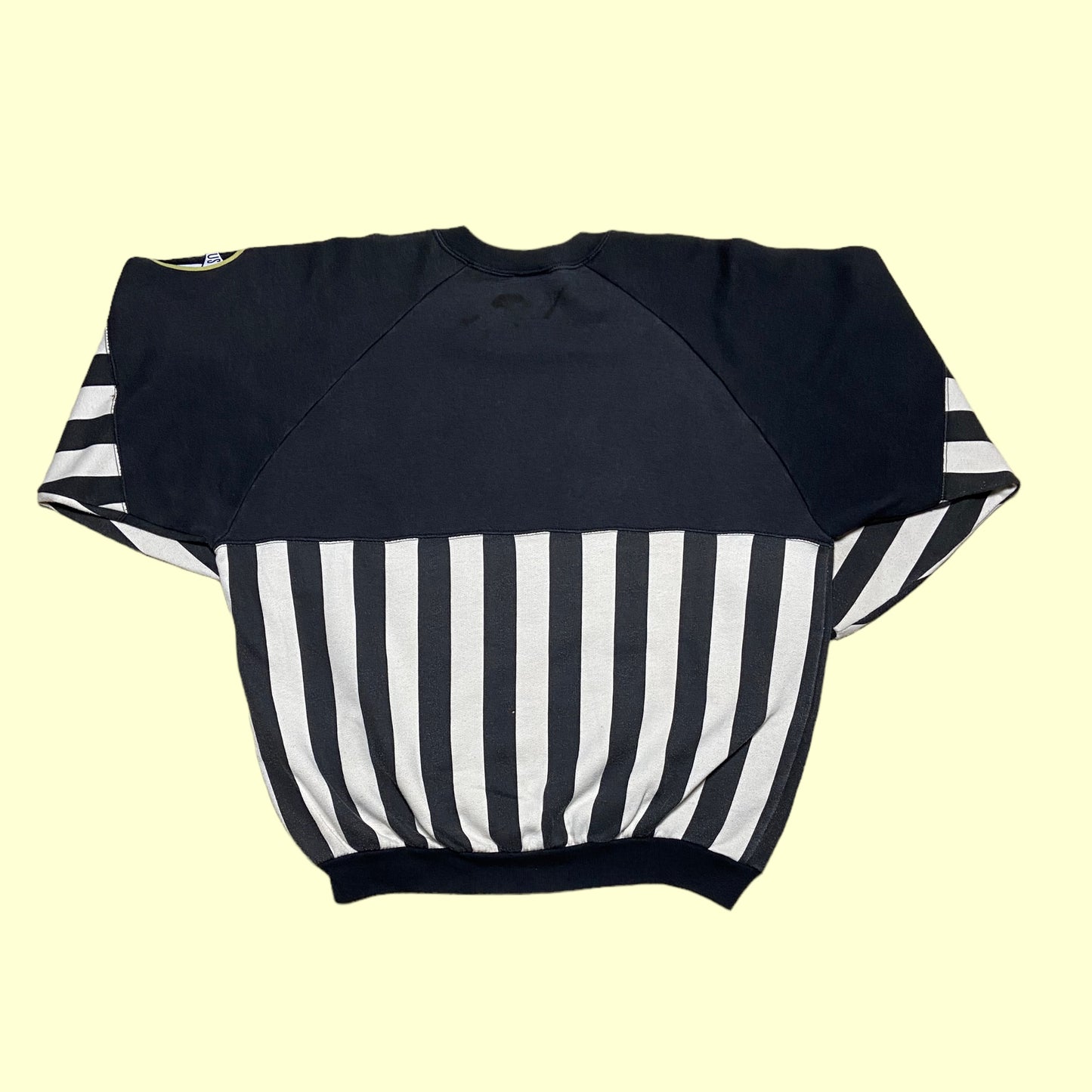 Vintage 90s Juventus sweater - L